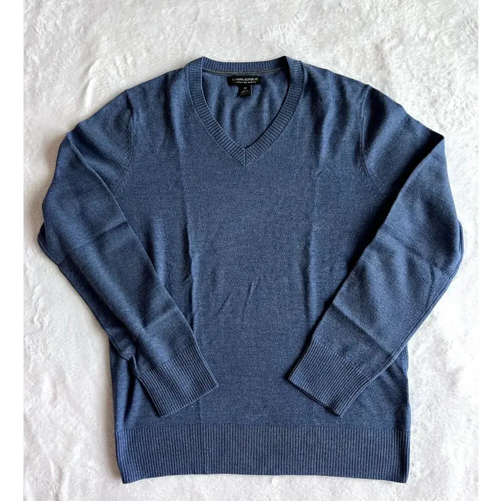 Banana Republic Extra Fine Merino Wool V-Neck Sweater Men’s M Blue